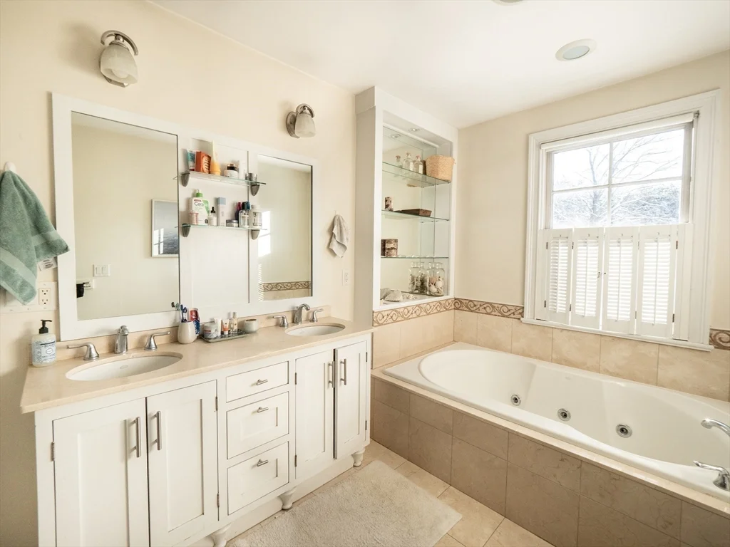 4 bed, 3 bath apartment for rent at 11 Green St, Milton — photo 30 of 42