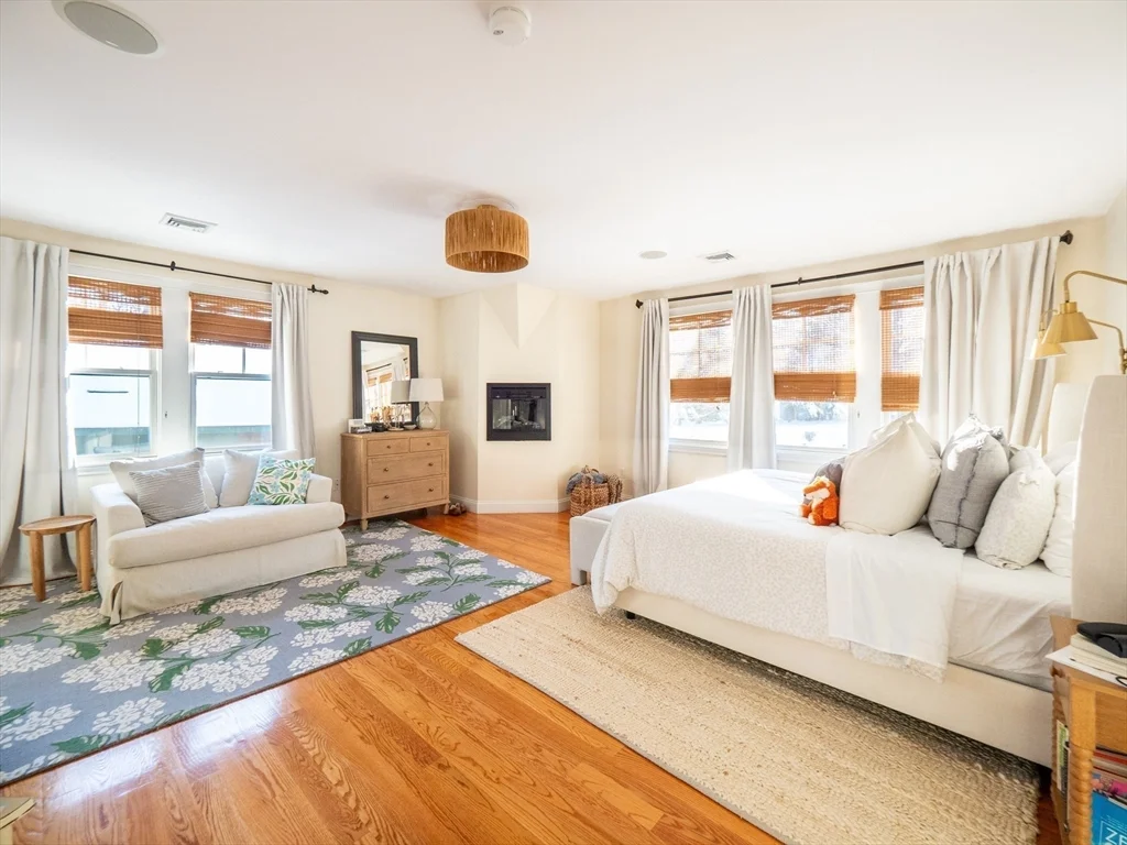 4 bed, 3 bath apartment for rent at 11 Green St, Milton — photo 27 of 42