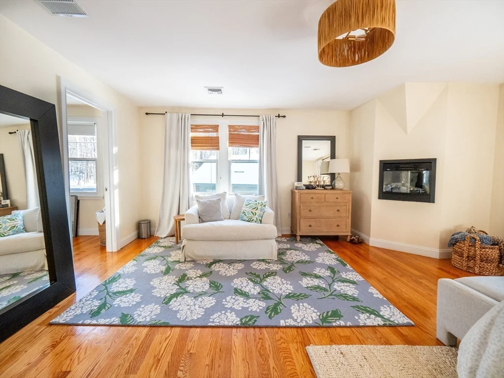 4 bed, 3 bath apartment for rent at 11 Green St, Milton — photo 28 of 42