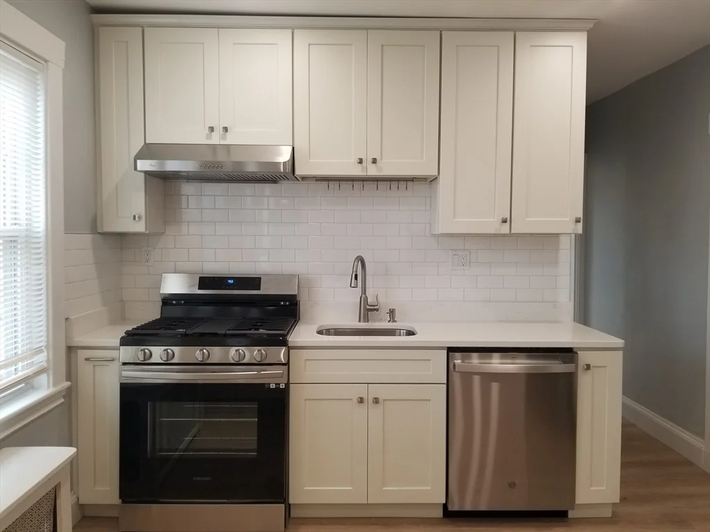 3 bed, 1 bath apartment for rent at 11 Grossman St Unit 11, Quincy — photo 3 of 12