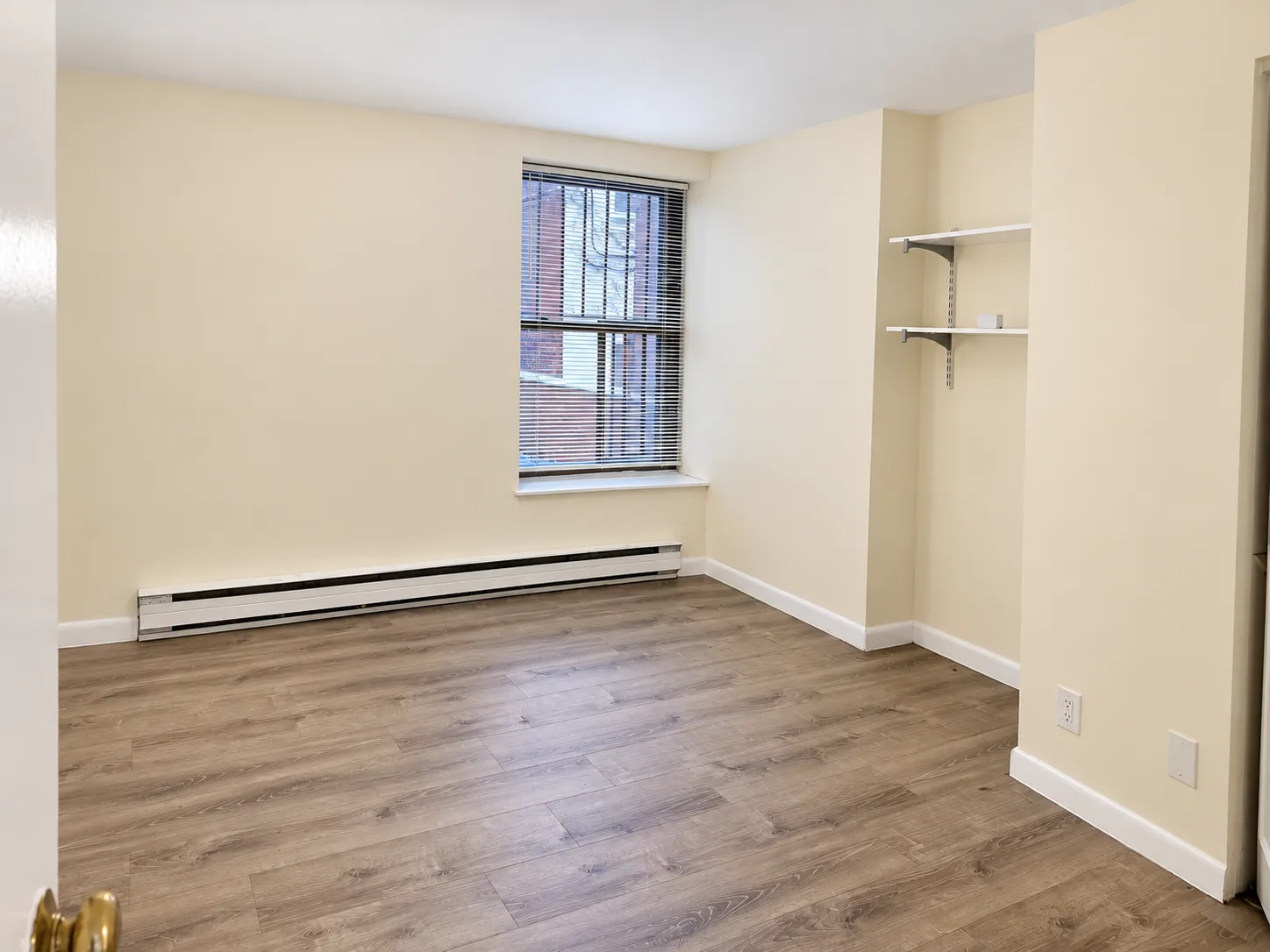 1 bed, 1 bath apartment for rent at 11 Grove St Unit 1, Beacon Hill — photo 3 of 10