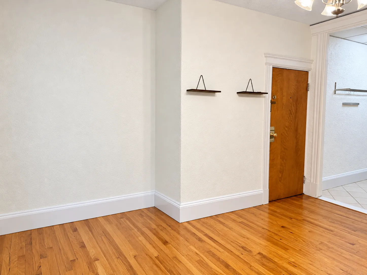1 bed, 1 bath apartment for rent at 11 Grove St Unit 3, Beacon Hill — photo 1 of 9