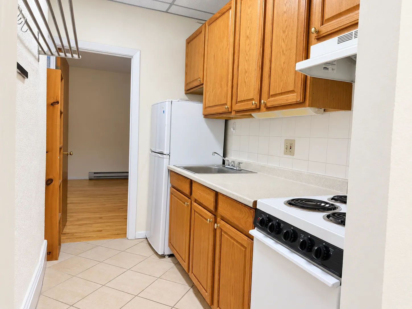 1 bed, 1 bath apartment for rent at 11 Grove St Unit 3, Beacon Hill — photo 5 of 9