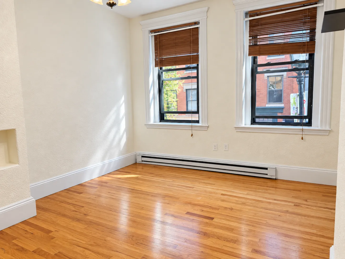1 bed, 1 bath apartment for rent at 11 Grove St Unit 3, Beacon Hill — photo 2 of 9