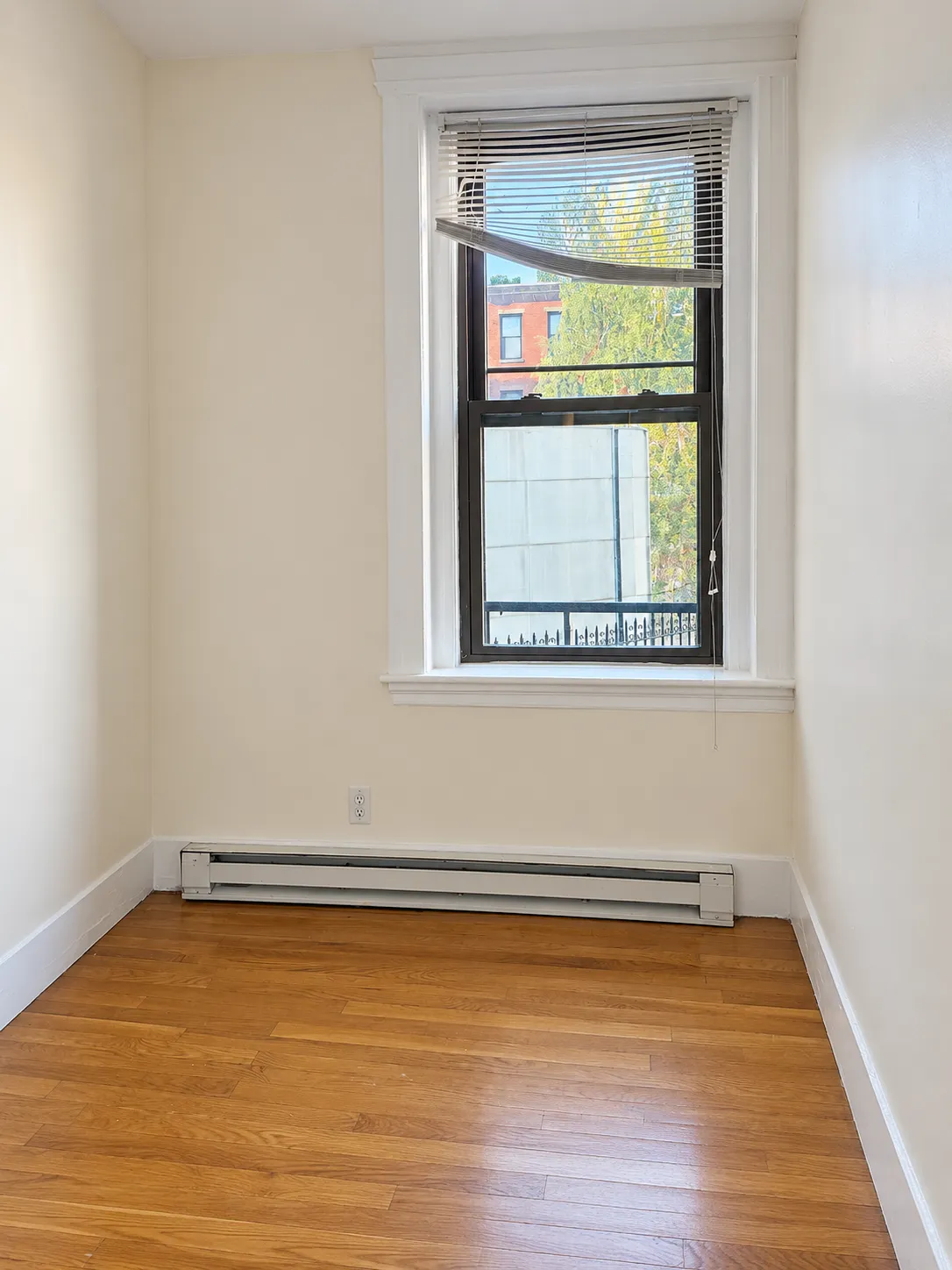 2 bed, 1 bath apartment for rent at 11 Grove St Unit 4, Beacon Hill — photo 7 of 10