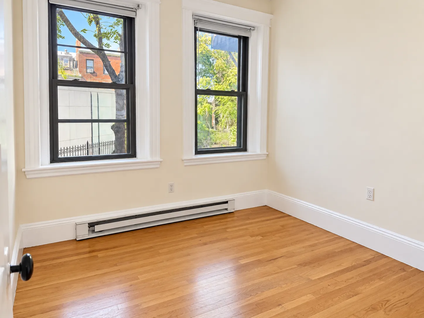 2 bed, 1 bath apartment for rent at 11 Grove St Unit 4, Beacon Hill — photo 4 of 10