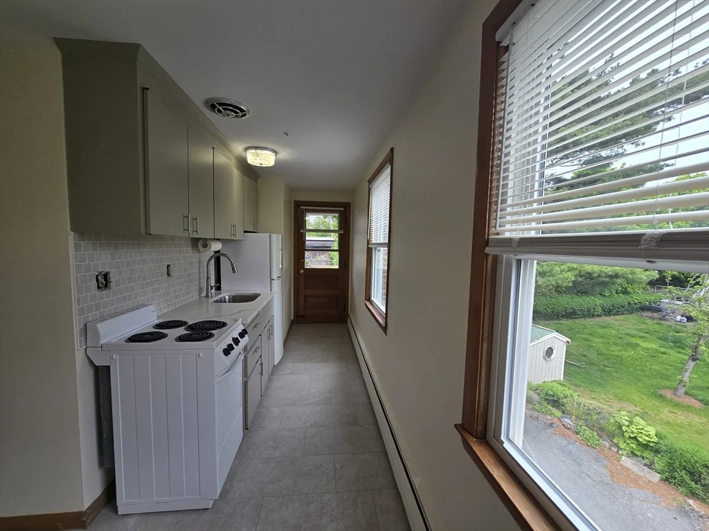 1 bed, 1 bath apartment for rent at 11 Guild St Unit 2R, Quincy — photo 10 of 21