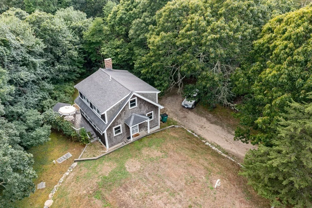 2 bed, 2 bath apartment for rent at 11 Hammett Ln, Chilmark — photo 17 of 20