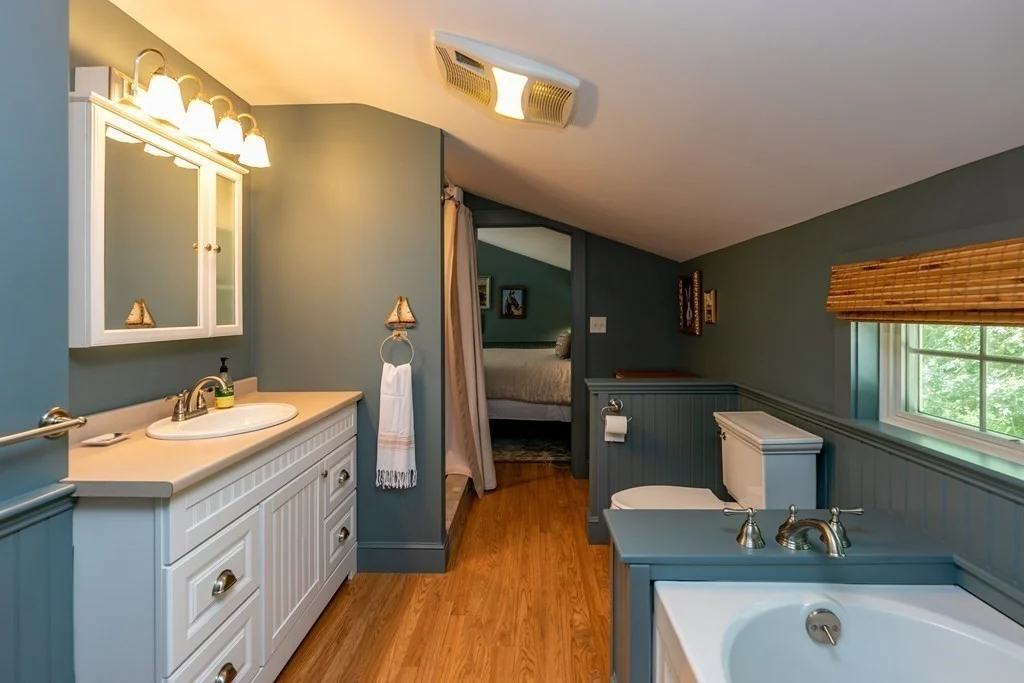 2 bed, 2 bath apartment for rent at 11 Hammett Ln, Chilmark — photo 13 of 20