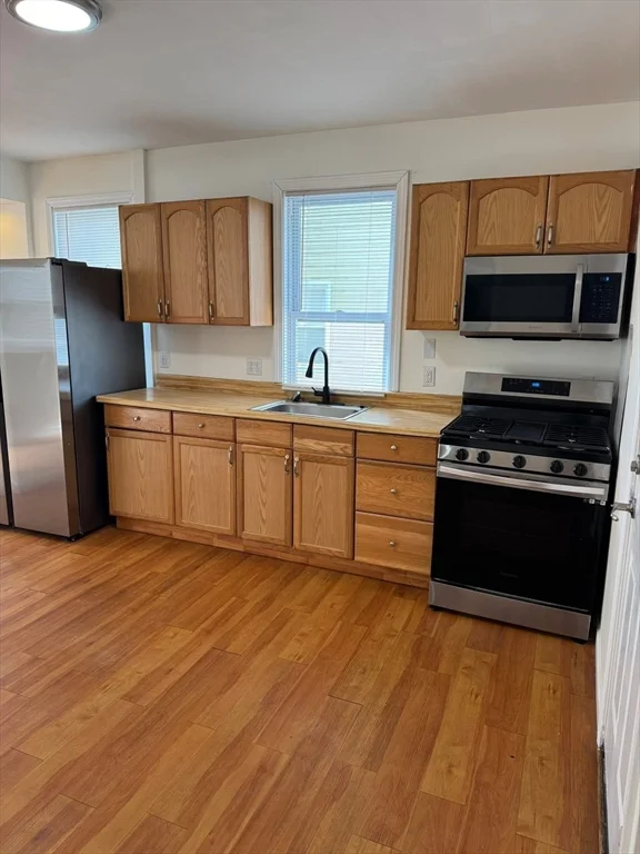 2 bed, 1 bath apartment for rent at 11 Harmony St Unit 1, New Bedford — photo 1 of 6