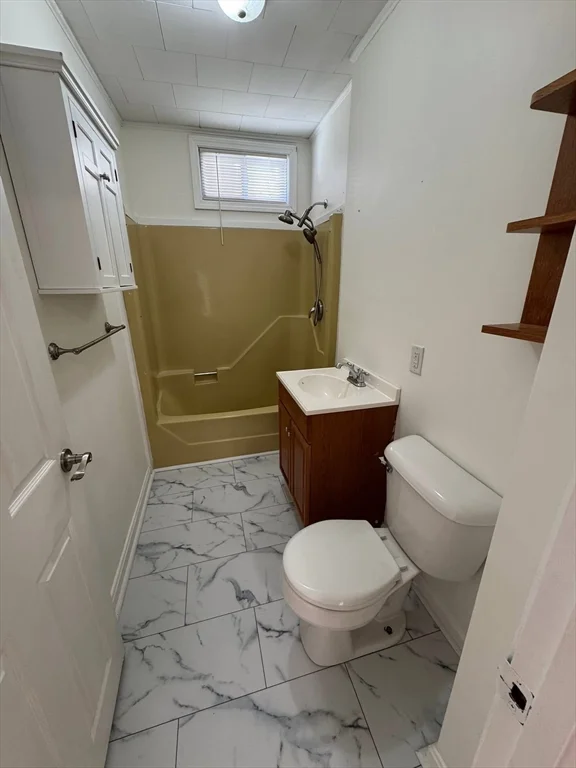 2 bed, 1 bath apartment for rent at 11 Harmony St Unit 1, New Bedford — photo 3 of 6