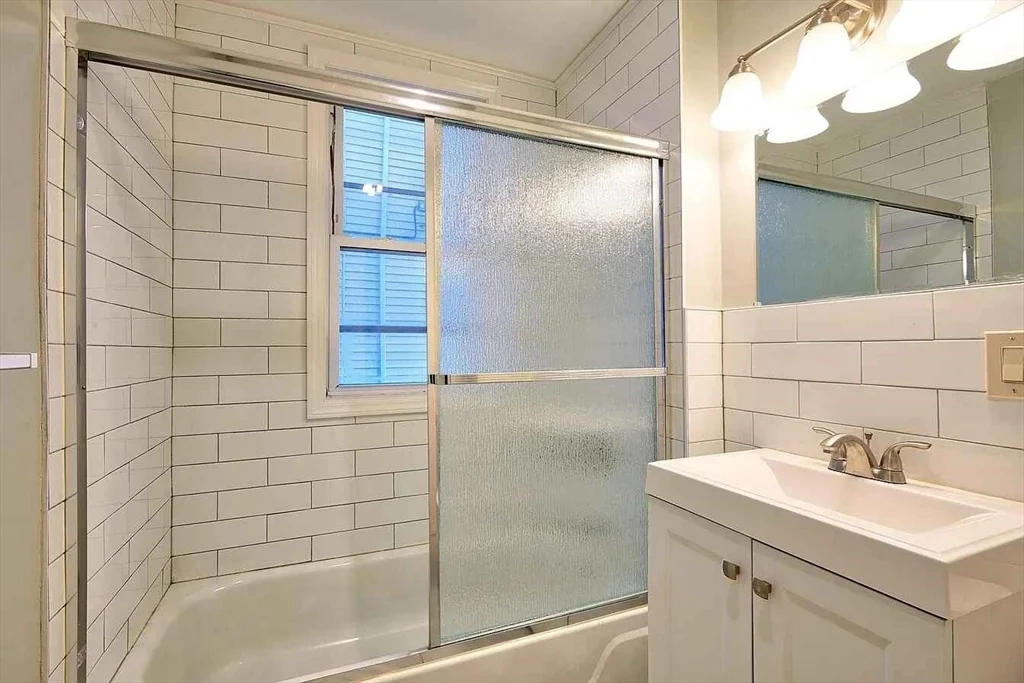 3 bed, 1 bath apartment for rent at 11 Harnden Rd Unit 2, Bell Rock — photo 9 of 12
