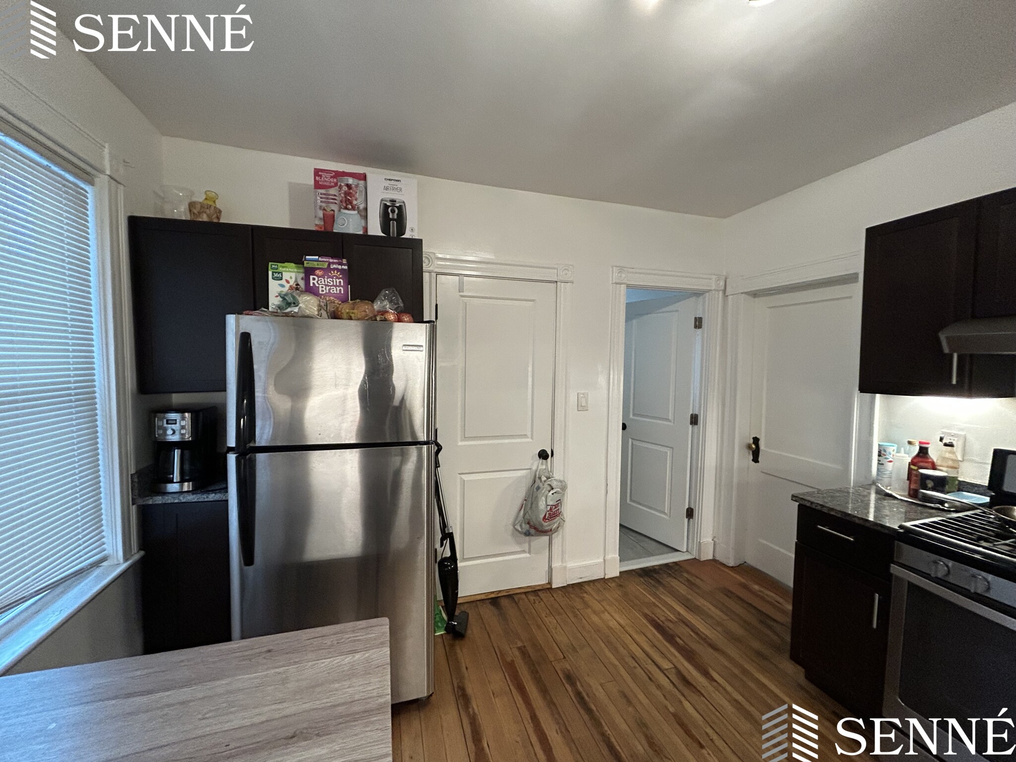 4 bed, 1.5 bath apartment for rent at 11 Harold St Unit 1, Ward Two — photo 3 of 11