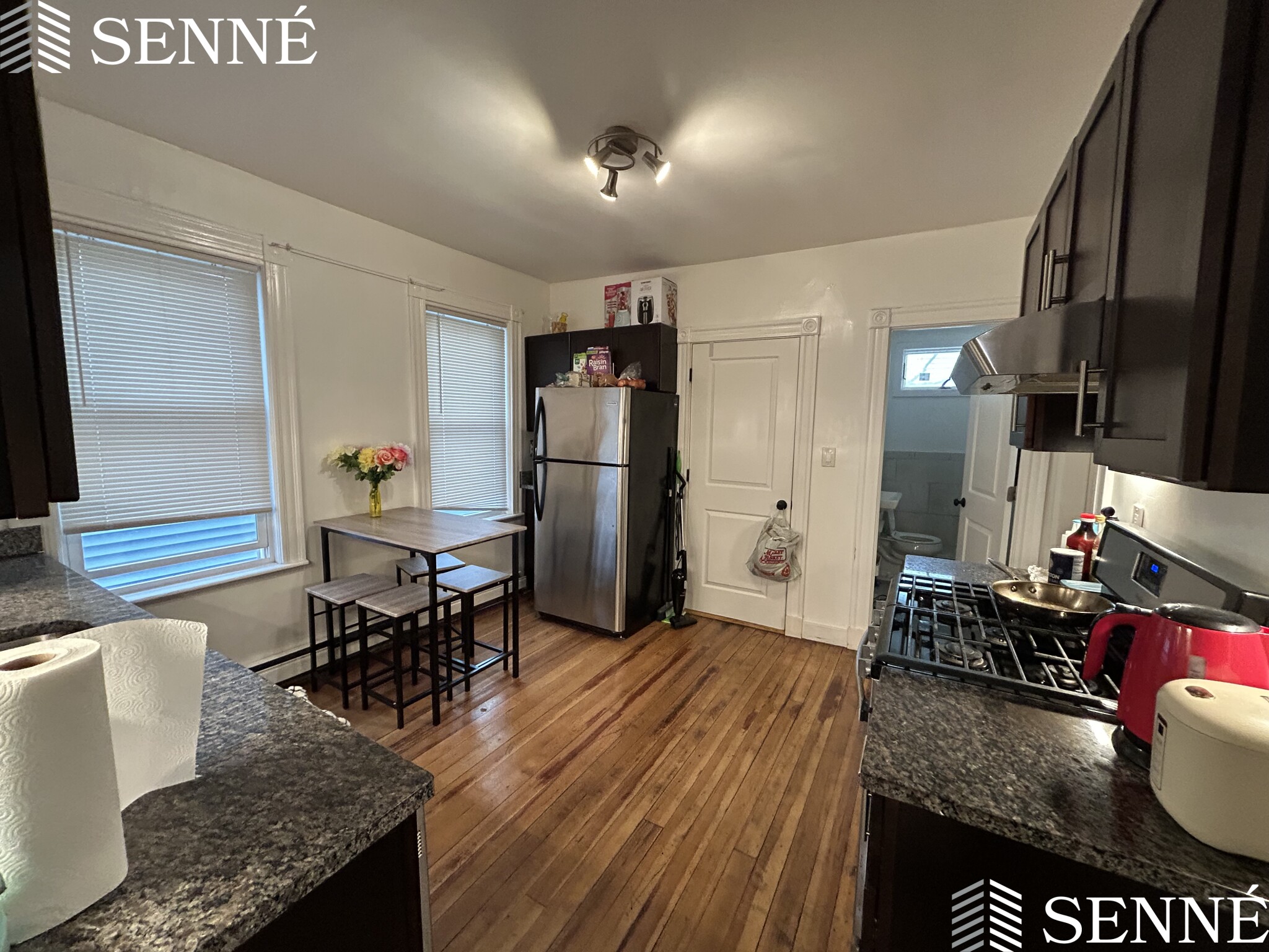 4 bed, 1.5 bath apartment for rent at 11 Harold St Unit 1, Ward Two — photo 2 of 11