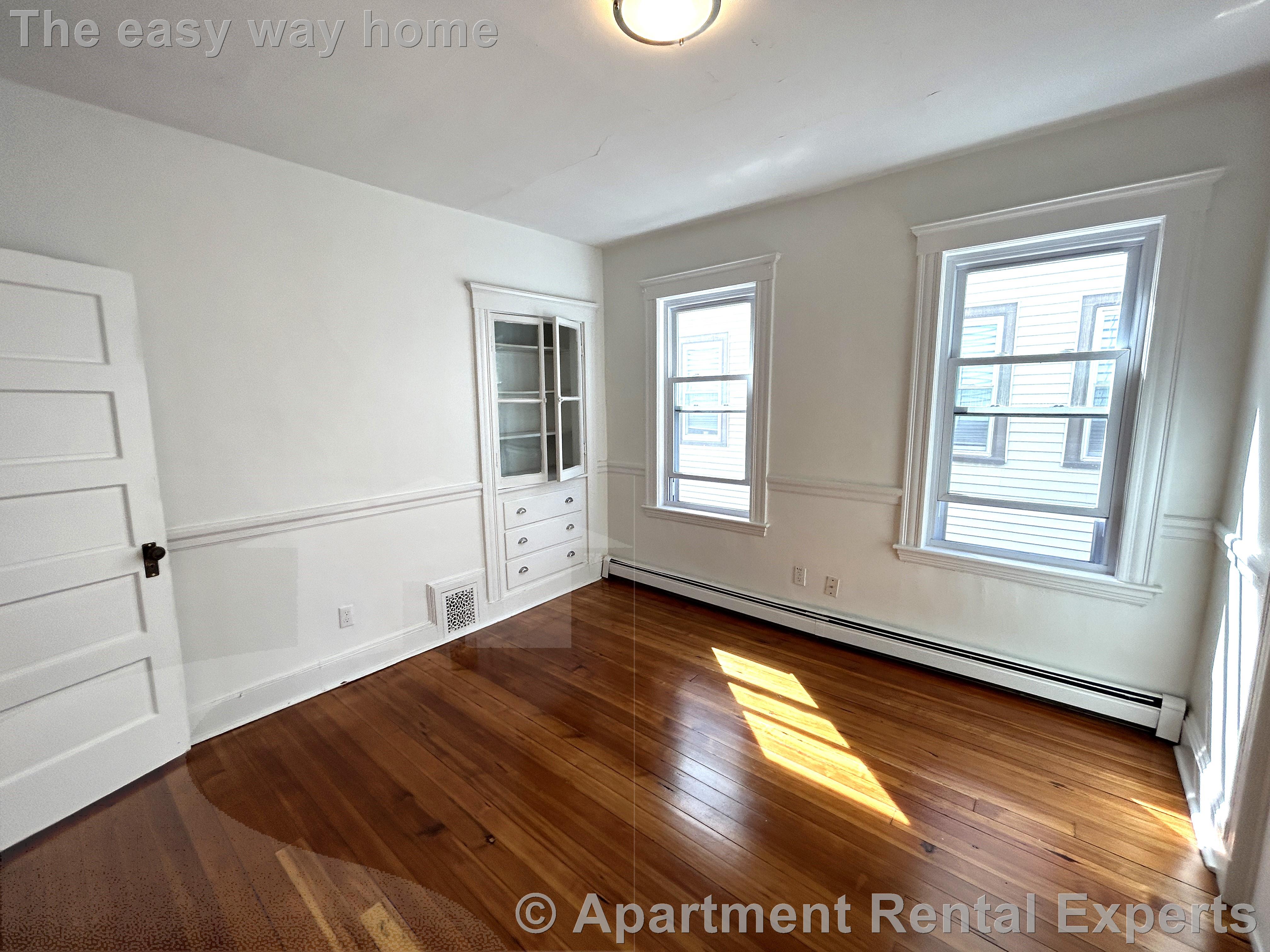 4 bed, 1 bath apartment for rent at 11 Harold St Unit 2, Ward Two — photo 6 of 19