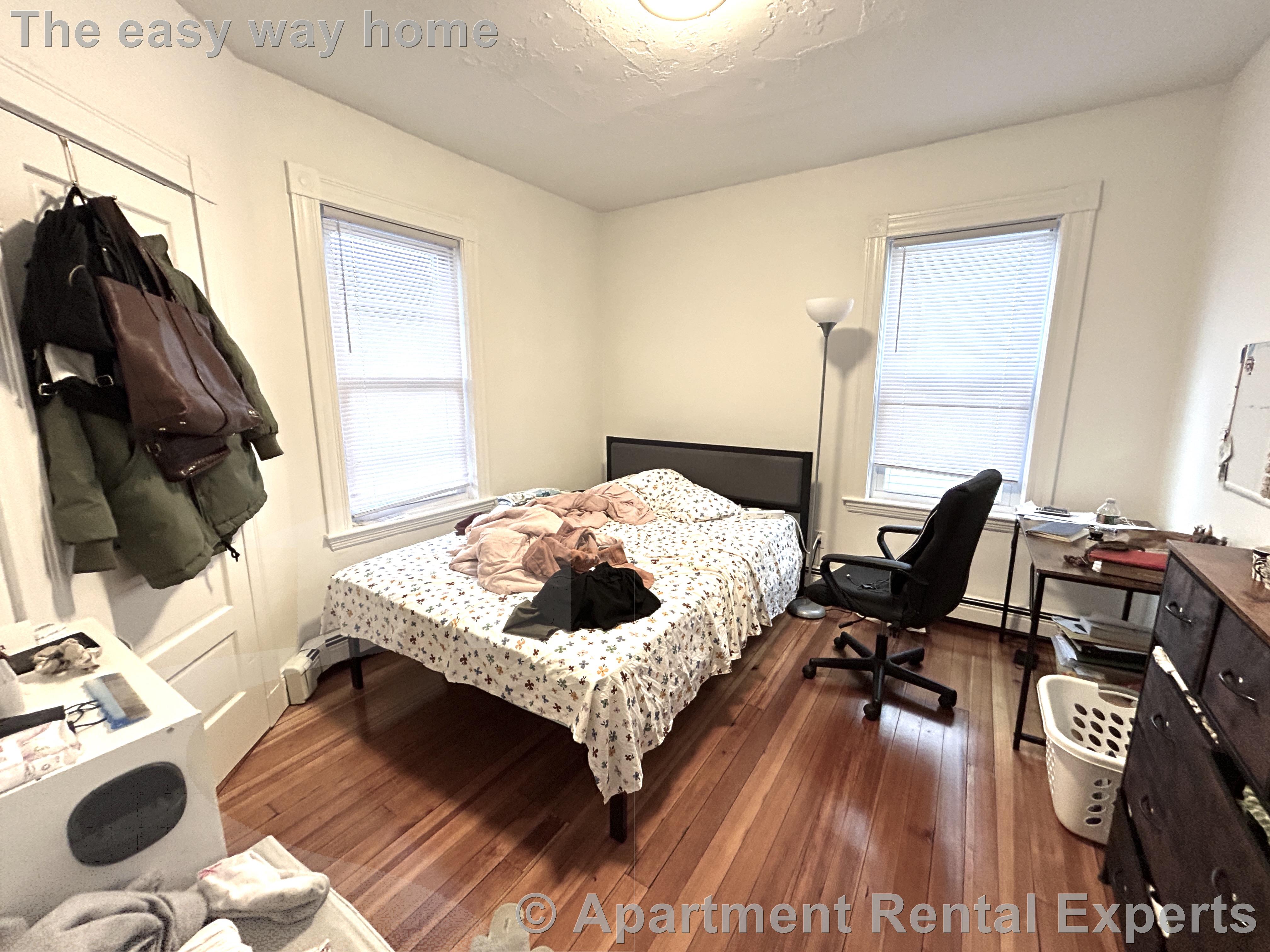 4 bed, 1 bath apartment for rent at 11 Harold St Unit 2, Ward Two — photo 15 of 19