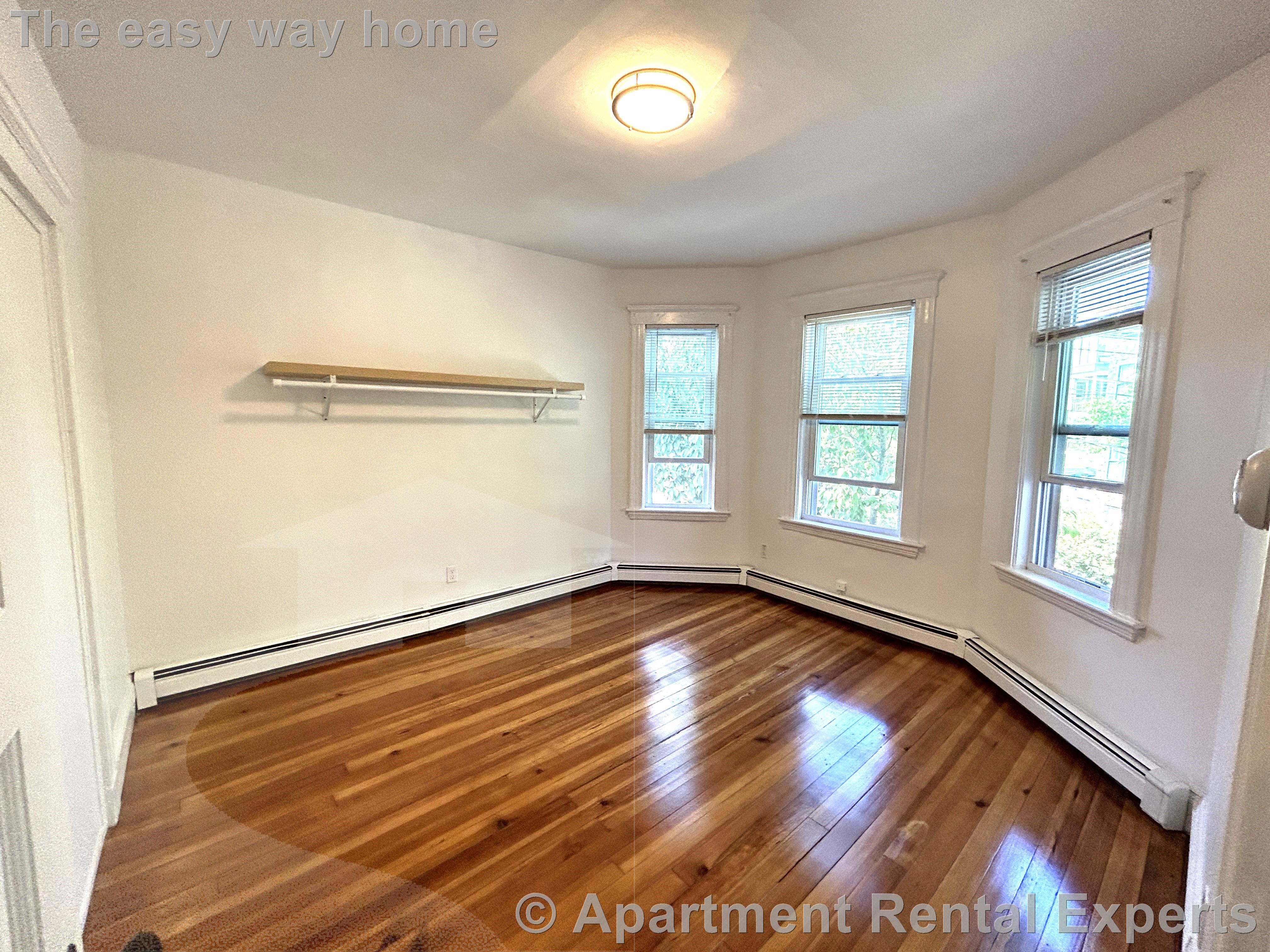 4 bed, 1 bath apartment for rent at 11 Harold St Unit 2, Ward Two — photo 9 of 19