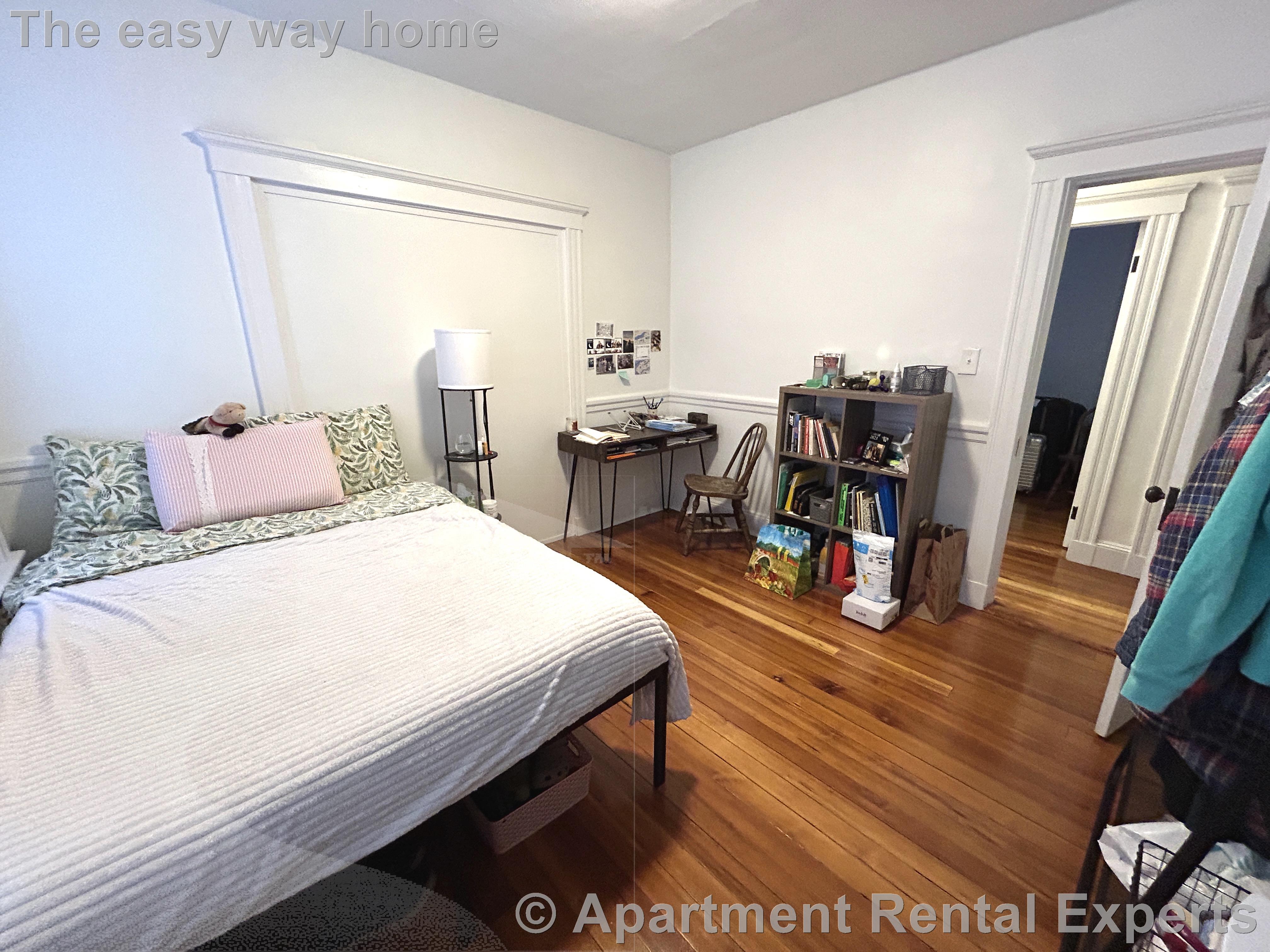 4 bed, 1 bath apartment for rent at 11 Harold St Unit 2, Ward Two — photo 16 of 19