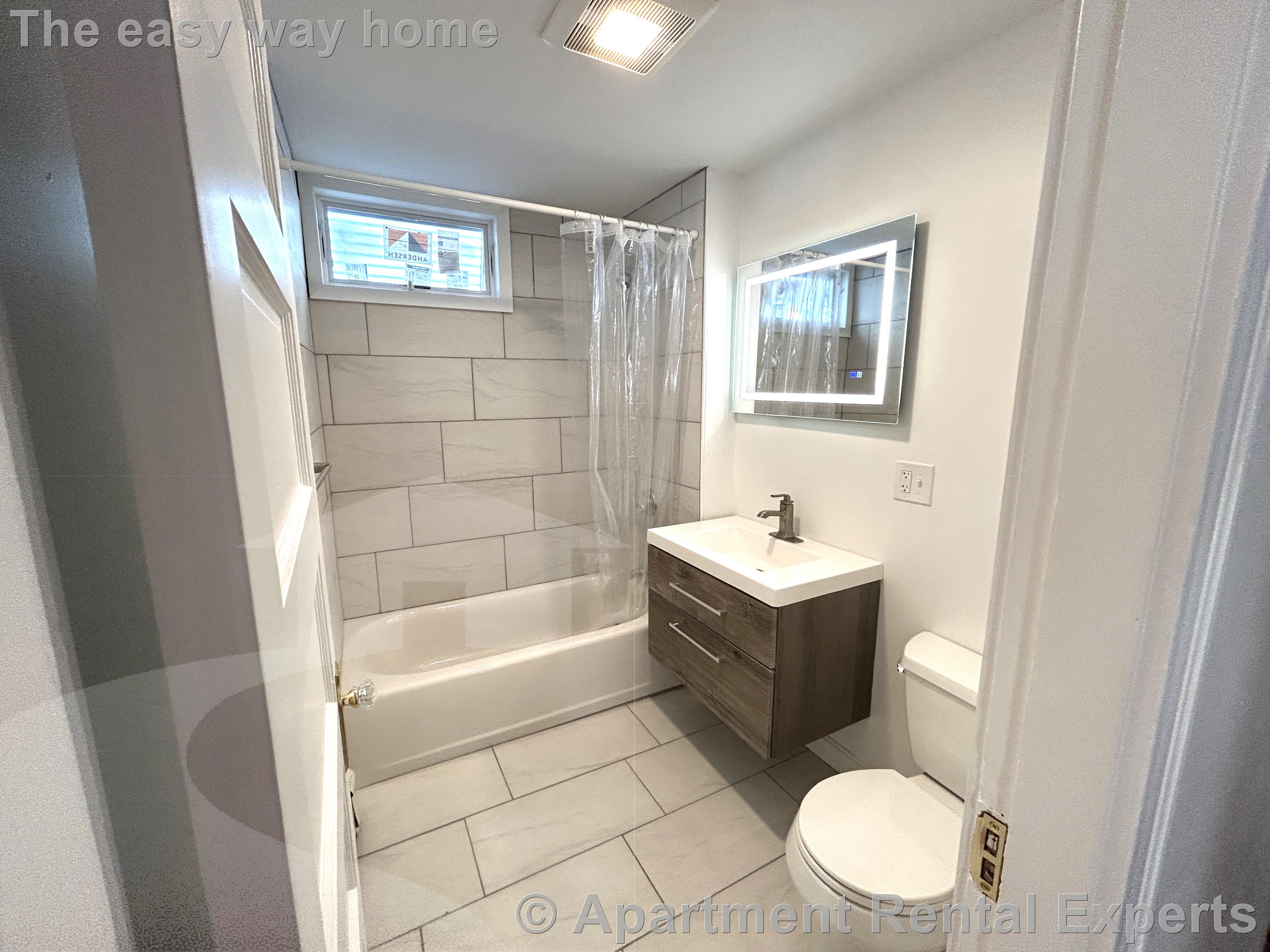 4 bed, 1 bath apartment for rent at 11 Harold St Unit 2, Ward Two — photo 5 of 19