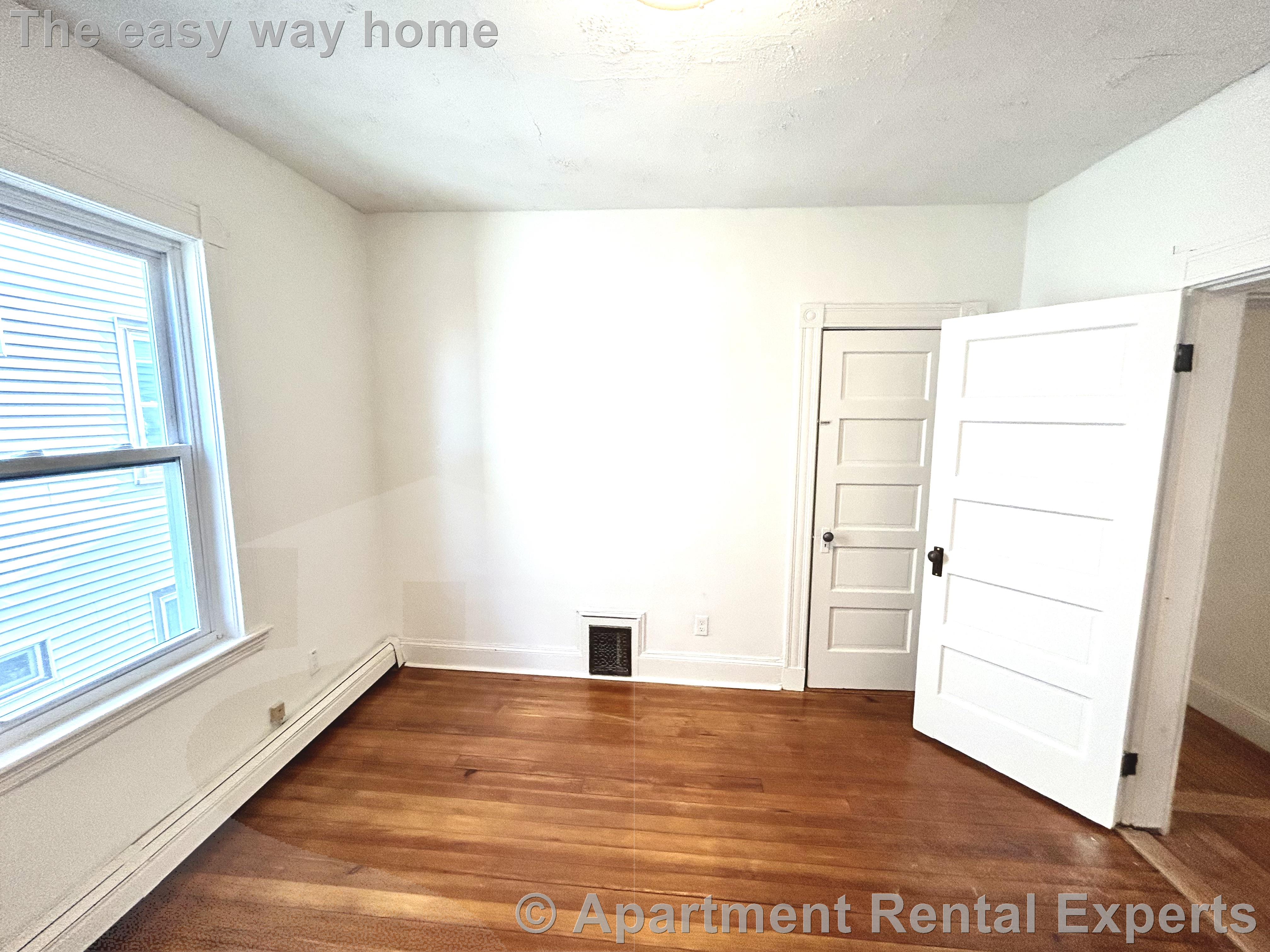 4 bed, 1 bath apartment for rent at 11 Harold St Unit 2, Ward Two — photo 11 of 19