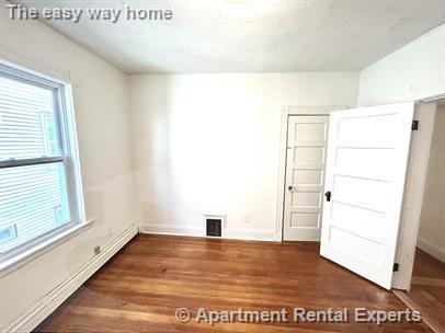 4 bed, 1 bath apartment for rent at 11 Harold St Unit 3, Ward Two — photo 6 of 8