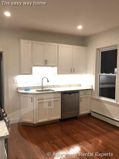 4 bed, 1 bath apartment for rent at 11 Harold St Unit 3, Ward Two — photo 1 of 8