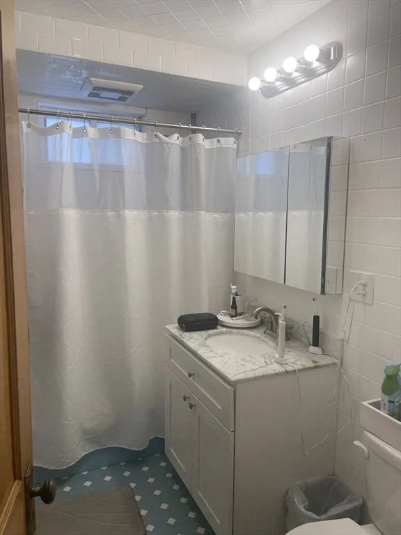 2 bed, 1 bath apartment for rent at 11 Heath Unit 1, Winter Hill — photo 6 of 14
