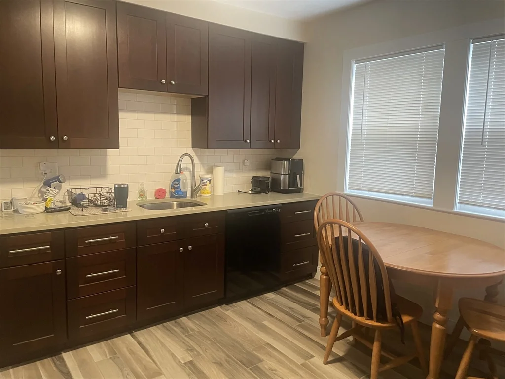 2 bed, 1 bath apartment for rent at 11 Heath Unit 1, Winter Hill — photo 3 of 14