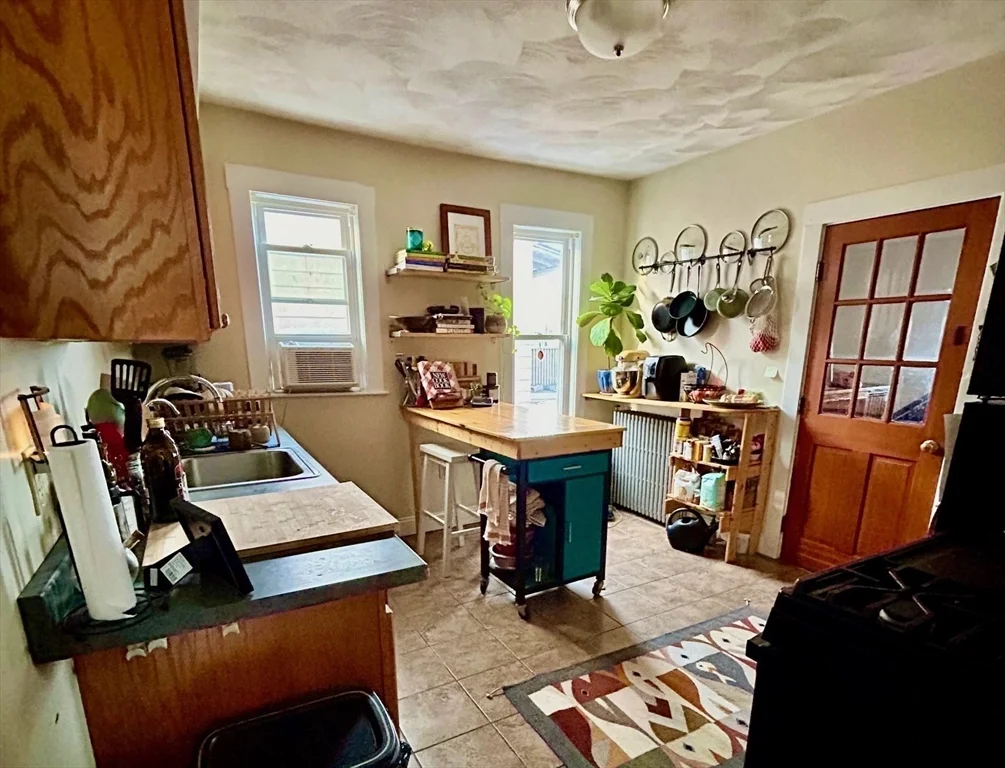 2 bed, 1 bath apartment for rent at 11 Heath Unit 3, Somerville — photo 5 of 15