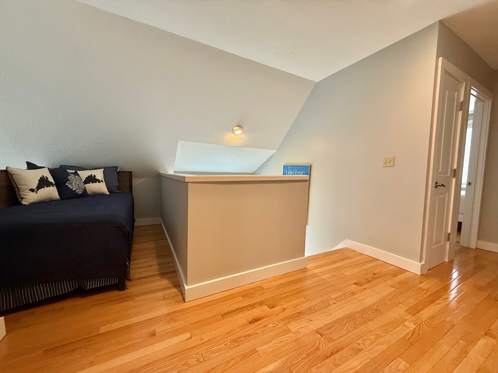 4 bed, 2 bath apartment for rent at 11 High Meadow, Oak Bluffs — photo 25 of 41