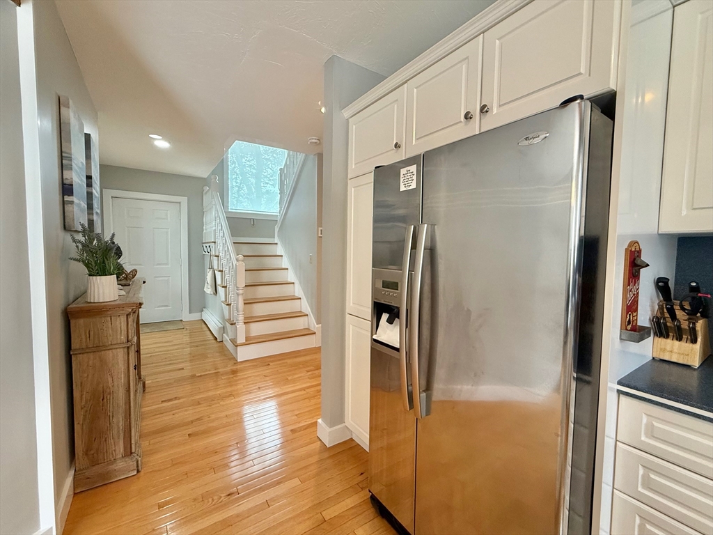 4 bed, 2 bath apartment for rent at 11 High Meadow, Oak Bluffs — photo 11 of 41