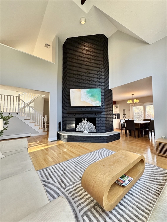 4 bed, 2 bath apartment for rent at 11 High Meadow, Oak Bluffs — photo 3 of 41