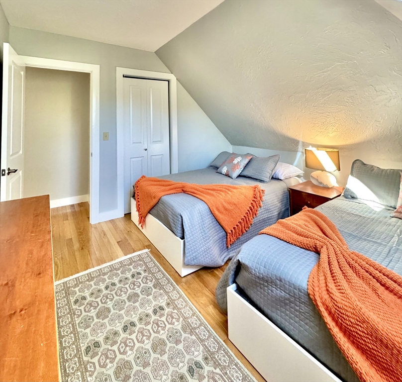 4 bed, 2 bath apartment for rent at 11 High Meadow, Oak Bluffs — photo 32 of 41