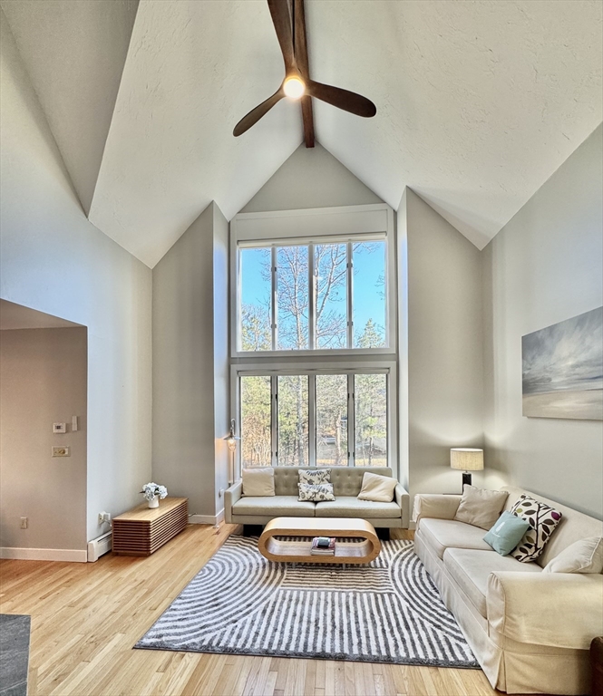 4 bed, 2 bath apartment for rent at 11 High Meadow, Oak Bluffs — photo 2 of 41