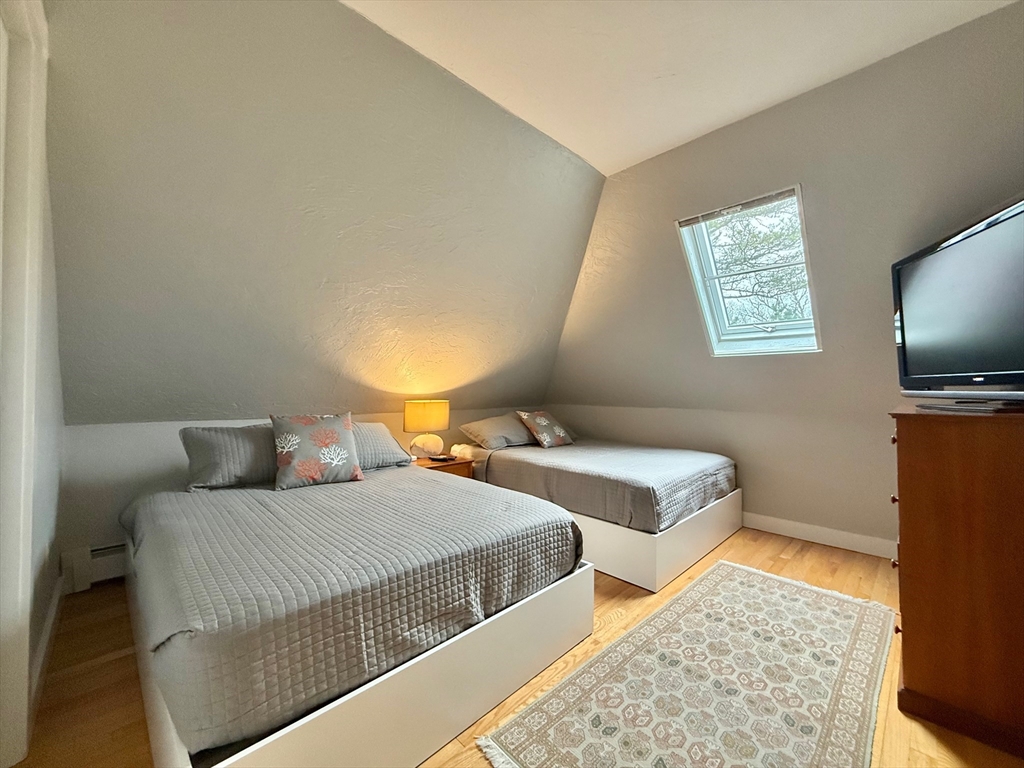 4 bed, 2 bath apartment for rent at 11 High Meadow, Oak Bluffs — photo 31 of 41