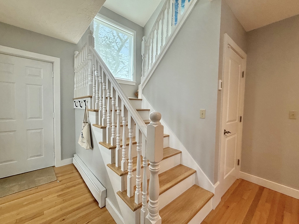 4 bed, 2 bath apartment for rent at 11 High Meadow, Oak Bluffs — photo 22 of 41