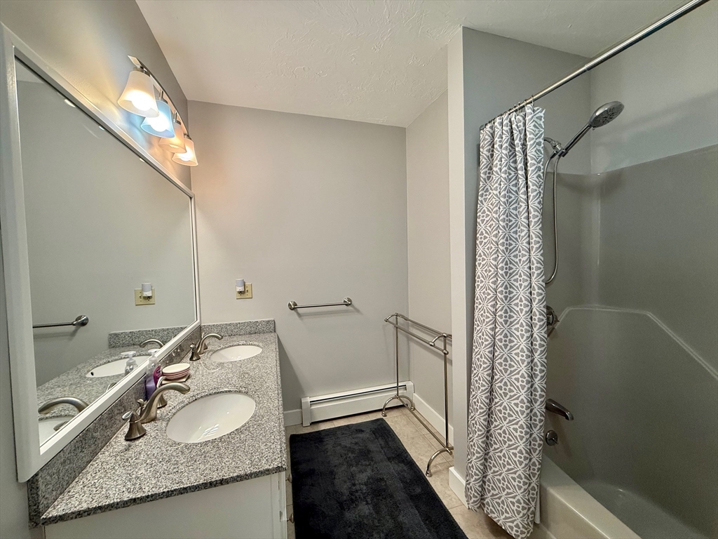4 bed, 2 bath apartment for rent at 11 High Meadow, Oak Bluffs — photo 20 of 41