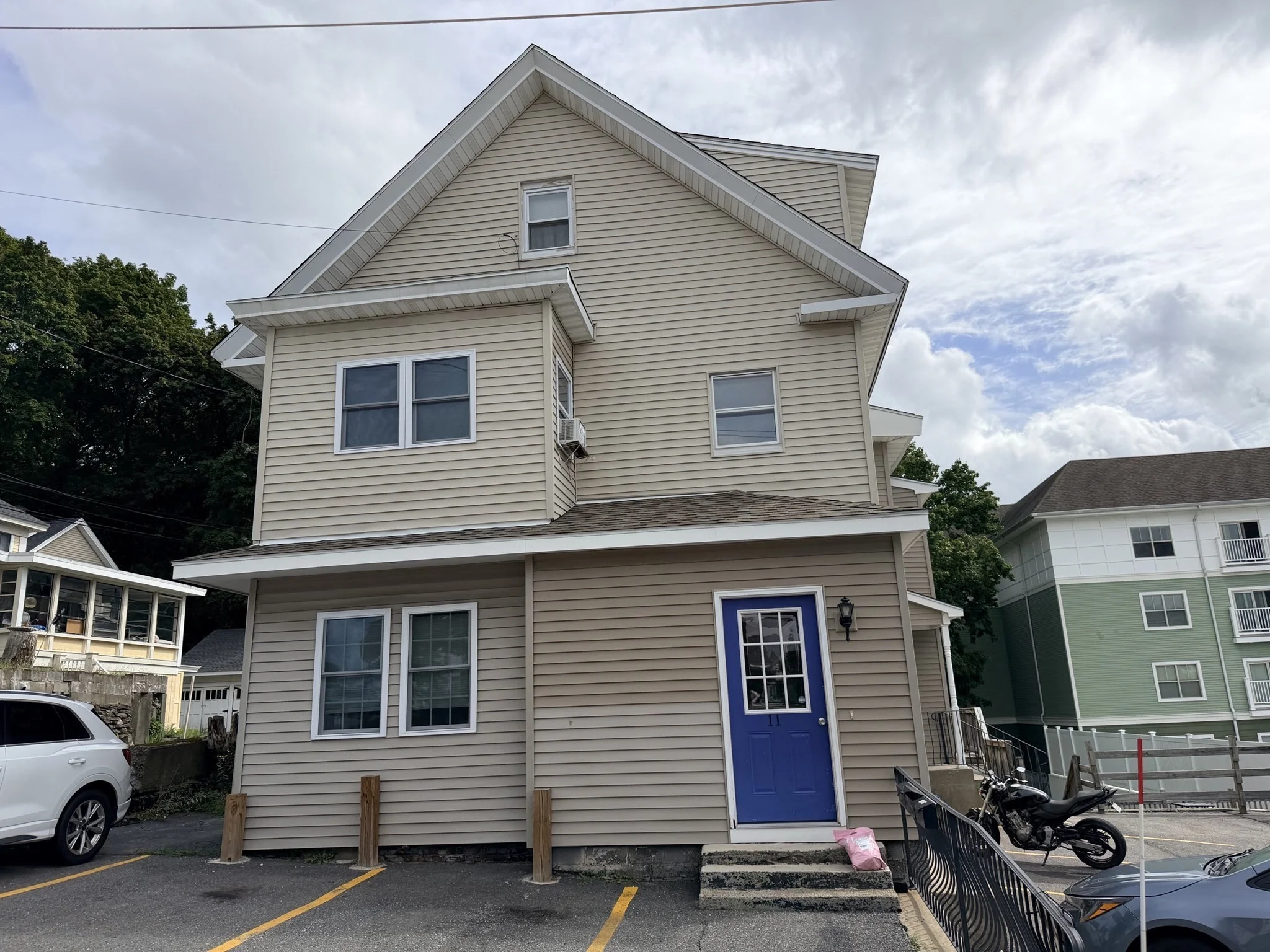 3 bed, 1 bath apartment for rent at 11 High St Unit 1, Hudson