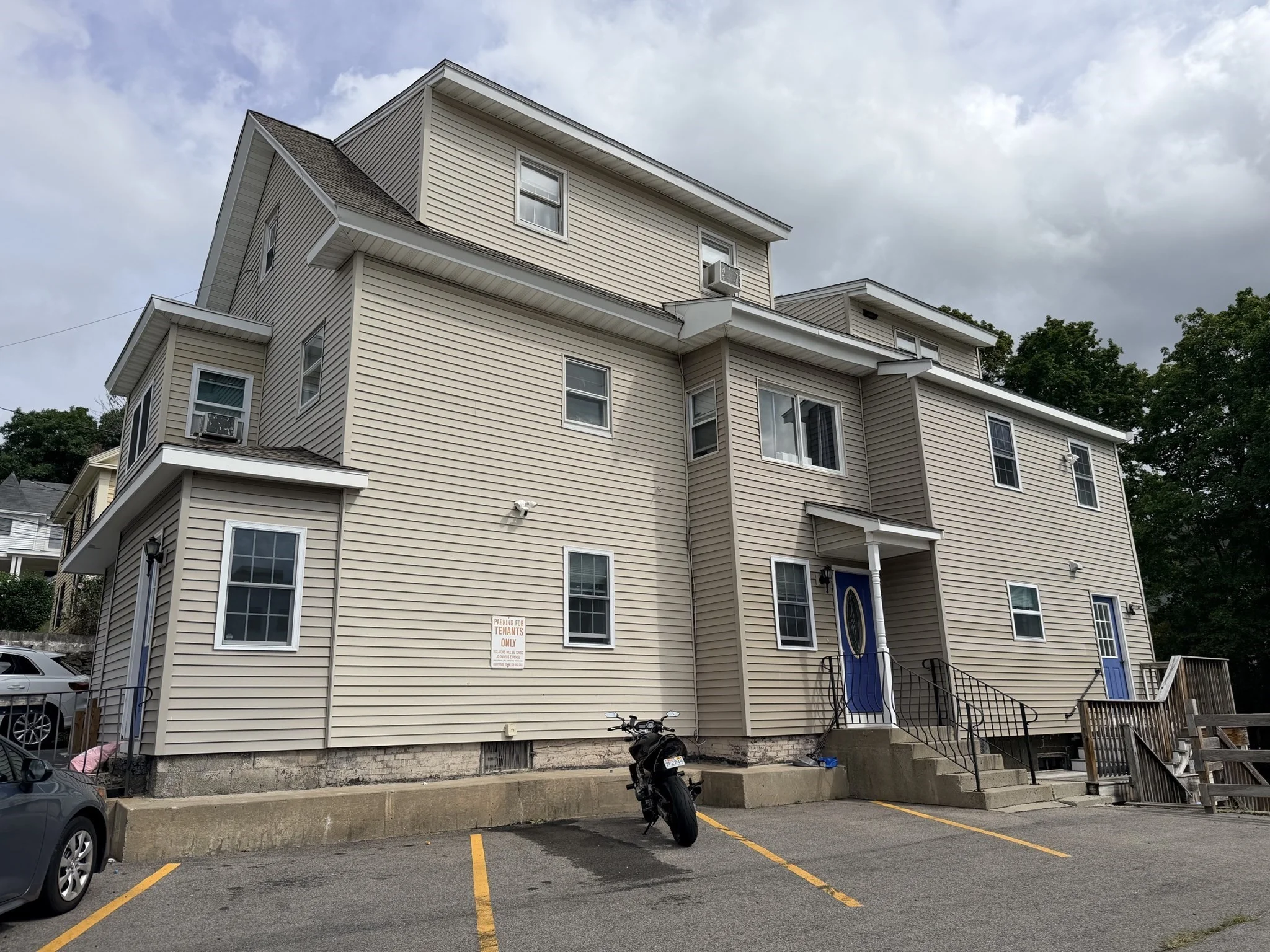 3 bed, 1 bath apartment for rent at 11 High St Unit 1, Hudson — photo 3 of 16