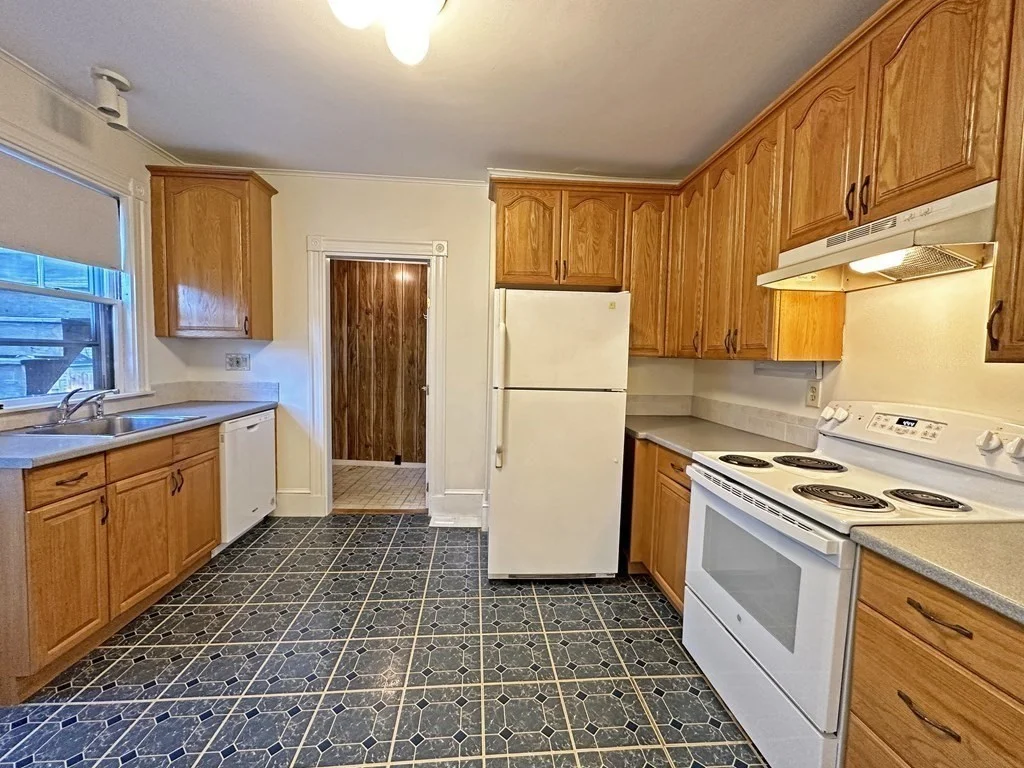1 bed, 1 bath apartment for rent at 11 Highland Park Unit 1, Newtonville — photo 6 of 11