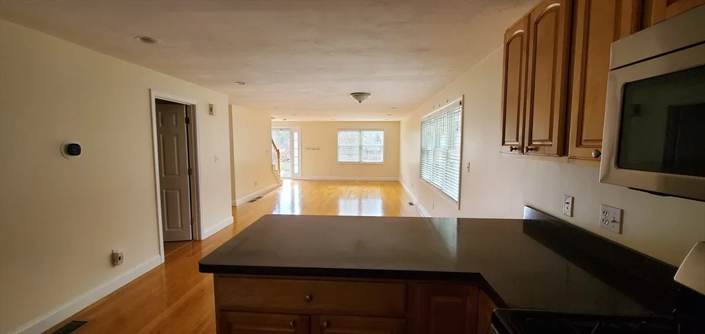 3 bed, 2 bath apartment for rent at 11 Highlandview Ave Unit 11, Winchester — photo 5 of 24