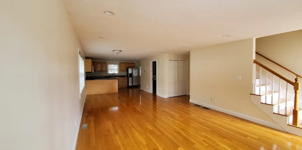 3 bed, 2 bath apartment for rent at 11 Highlandview Ave Unit 11, Winchester — photo 3 of 24