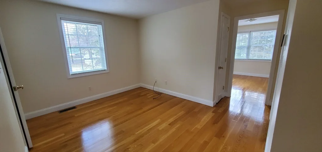 3 bed, 2 bath apartment for rent at 11 Highlandview Ave Unit 11, Winchester — photo 12 of 24