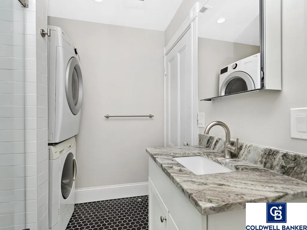 2 bed, 1 bath apartment for rent at 11 Hillside St Unit 1, Mission Hill — photo 7 of 10