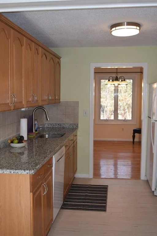 3 bed, 2 bath apartment for rent at 11 Hilltop Ln Unit 11, Easton — photo 13 of 31