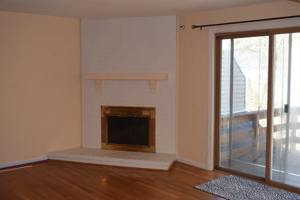 3 bed, 2 bath apartment for rent at 11 Hilltop Ln Unit 11, Easton — photo 3 of 31