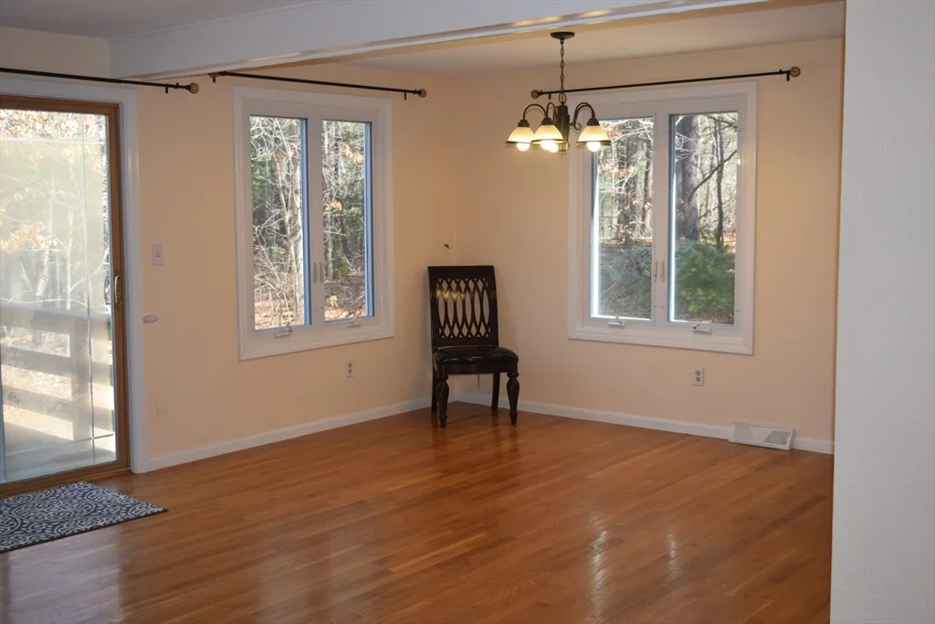 3 bed, 2 bath apartment for rent at 11 Hilltop Ln Unit 11, Easton — photo 5 of 31