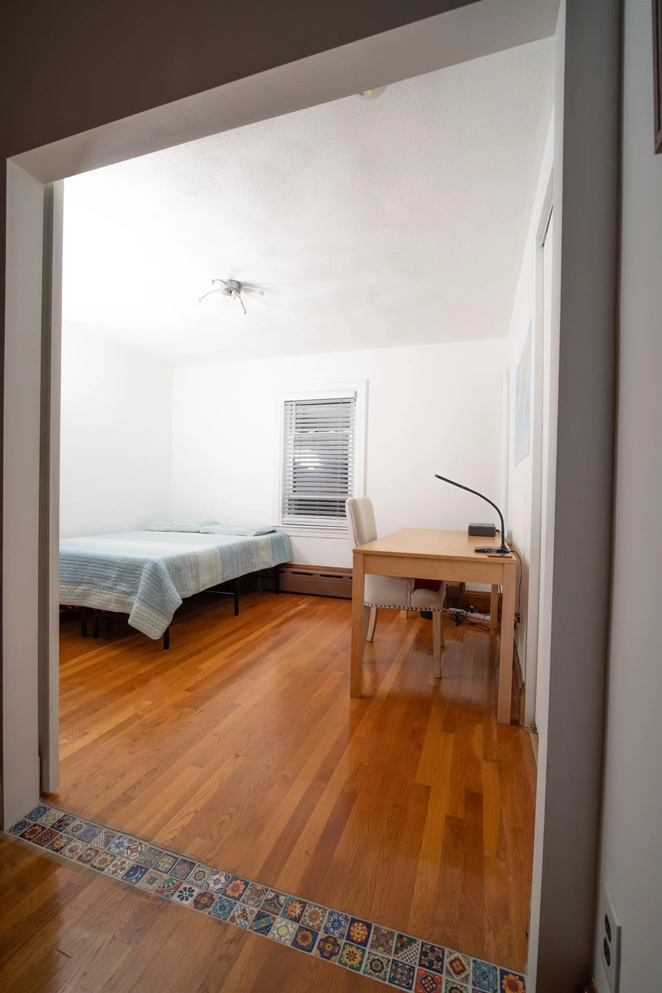 2 bed, 1 bath apartment for rent at 11 Hinckley St Unit 1, Magoun Square — photo 5 of 9