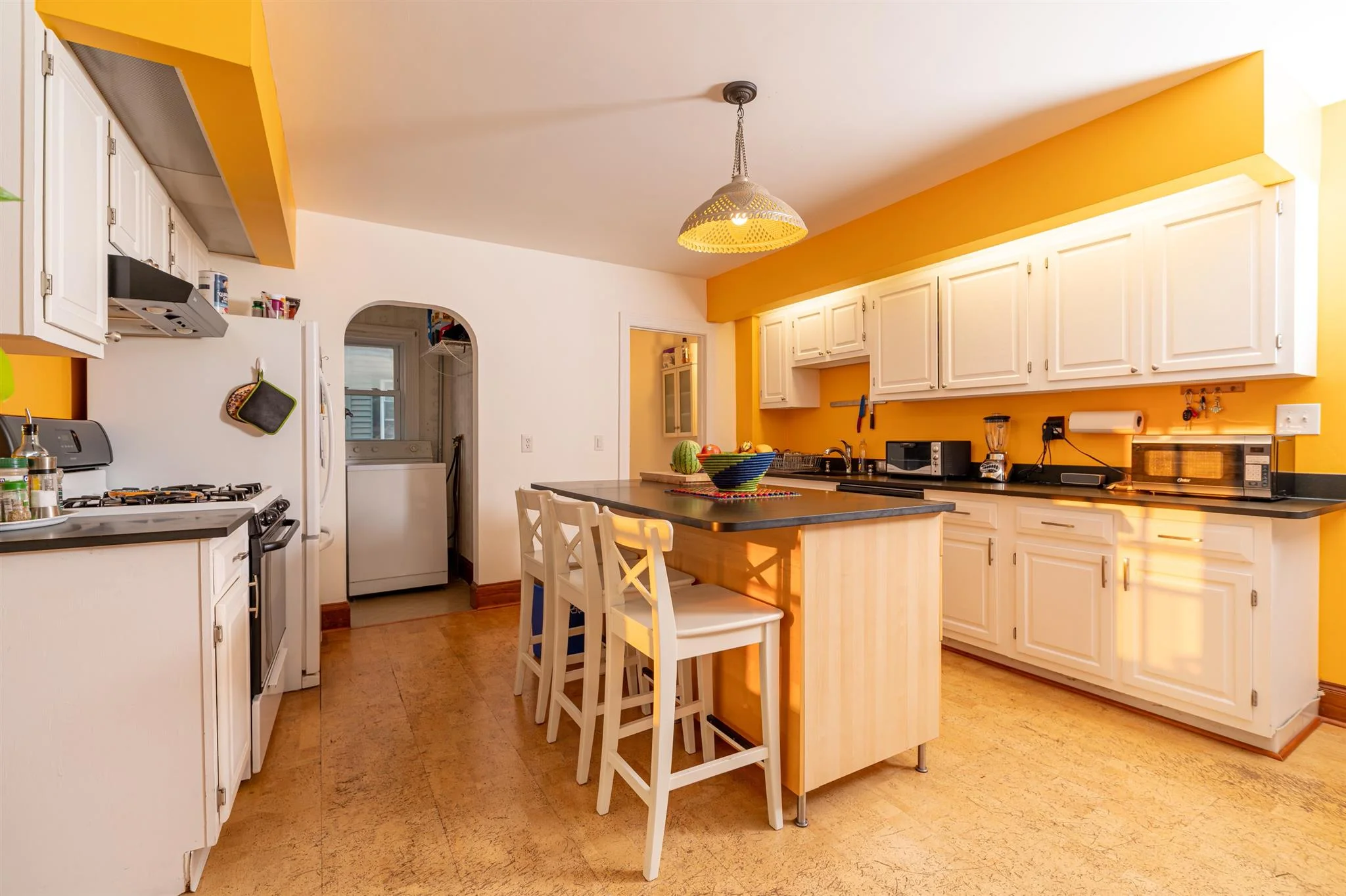 2 bed, 1 bath apartment for rent at 11 Hinckley St Unit 1, Magoun Square