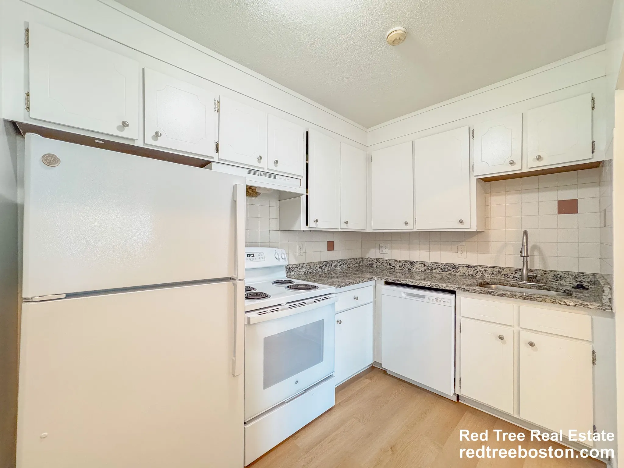 2 bed, 1 bath apartment for rent at 11 Hodges Ave Unit 1, North Quincy — photo 6 of 20
